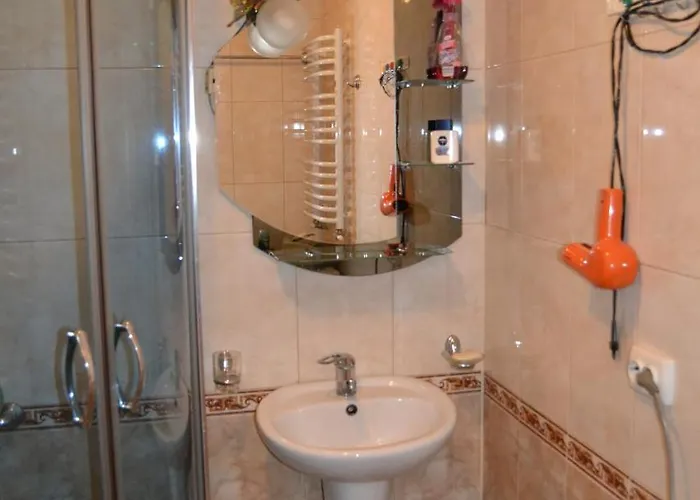 Konukevi карпатський дуб